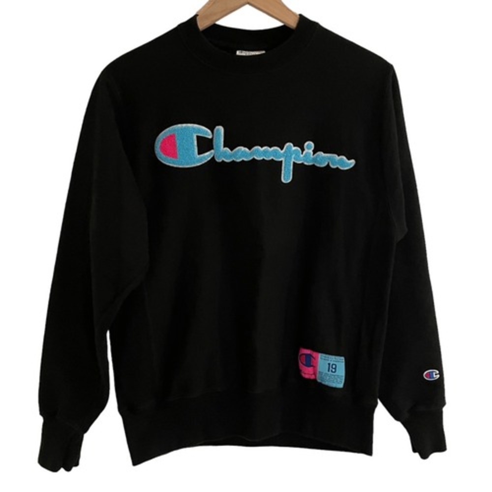 Champion Reverse Weave Black Chenille Script Logo Sweatshirt Small Sporty Casual - Picture 1 of 13